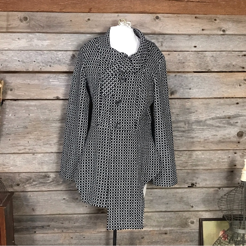 Black and White Woven Asymmetrical Women's Jacket Niche Clothing, Small